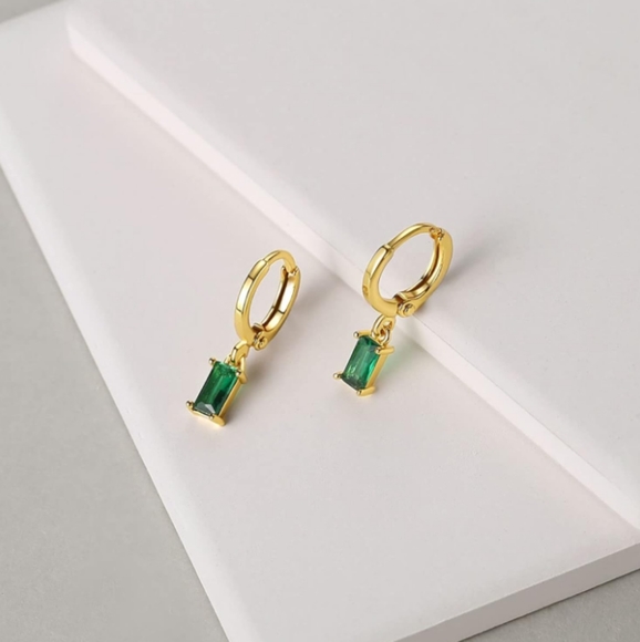 Emerald Crystal Rectangle Rhinestone Hoop Earrings Gold Mini Hoops CZ New - Picture 5 of 10